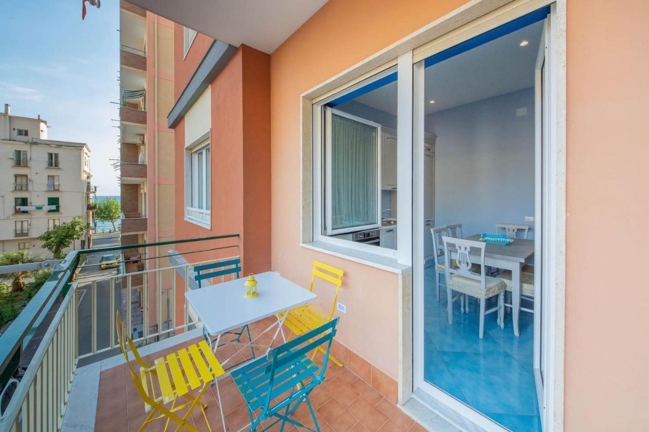 La Casa Del Poeta - Appartamento Positano Майори Екстериор снимка