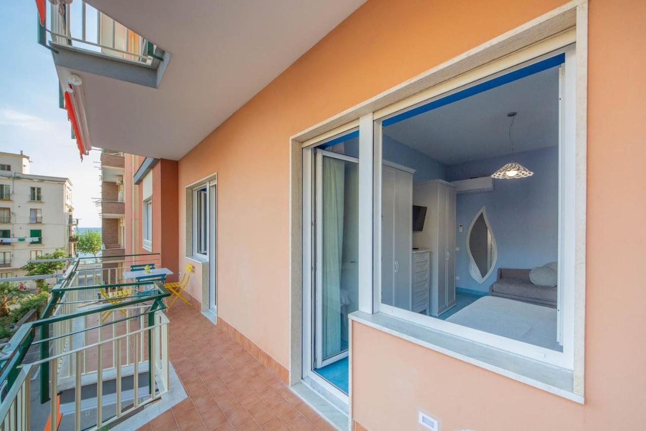 La Casa Del Poeta - Appartamento Positano Майори Екстериор снимка